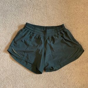 Lululemon Hotty Hot Short ll 4”